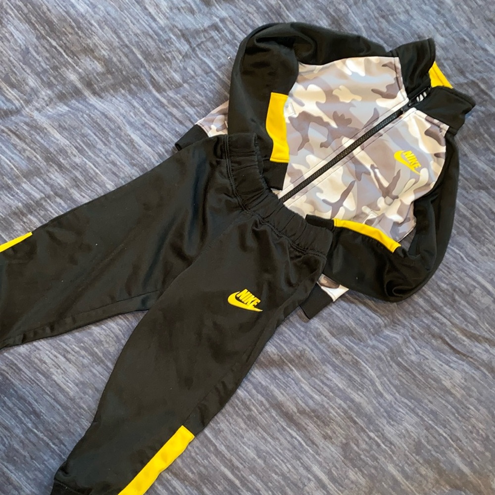 Nike Sweatsuit 2t